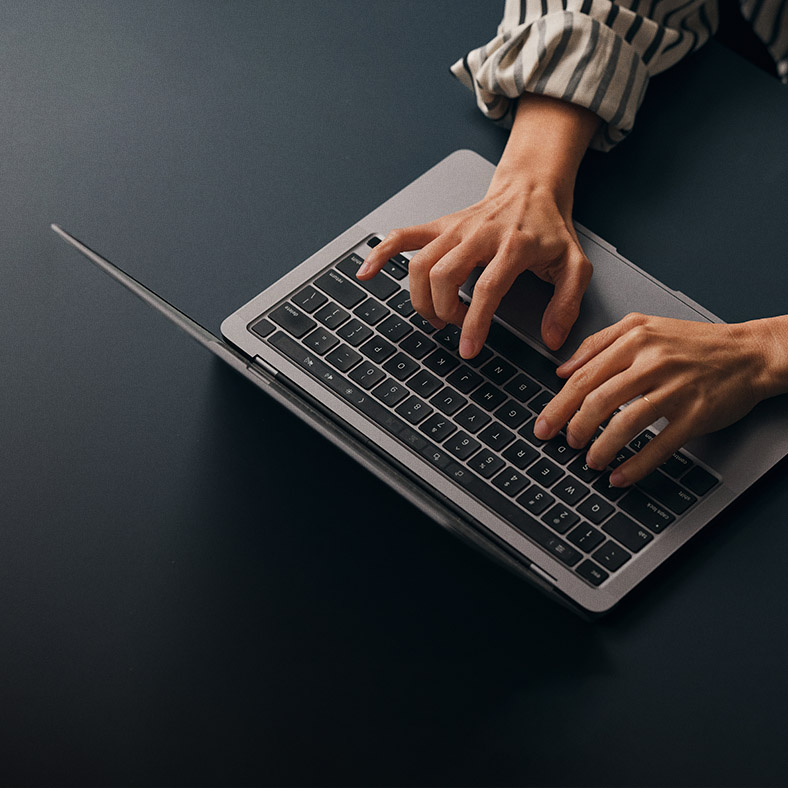 Contact form for investors