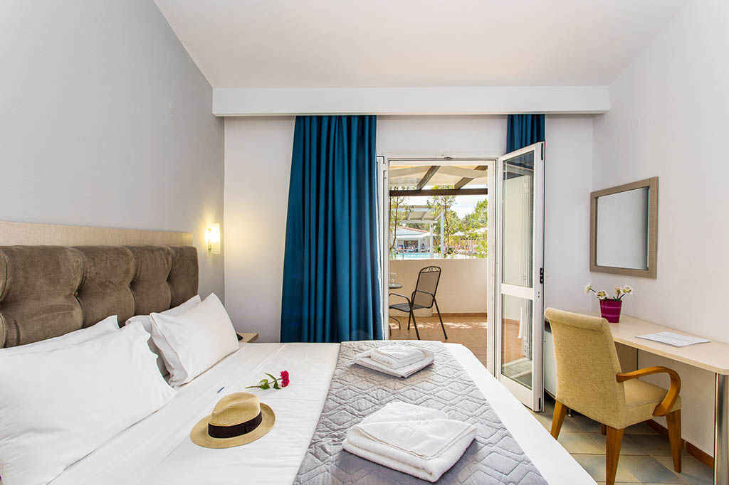 Coral Blue Beach Hotel 2
