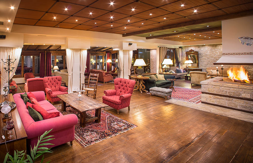 Country Club Hotel & Suites 2