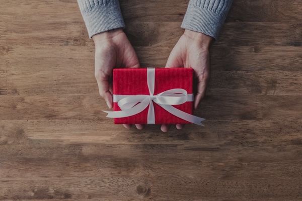 Ιδέες για εορταστικά Δώρα: Τι θα πάρετε στους αγαπημένους σας φέτος;