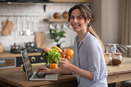 Τώρα εξαργυρώνετε ευρώ €πιστροφή και για online αγορές από το sklavenitis.gr