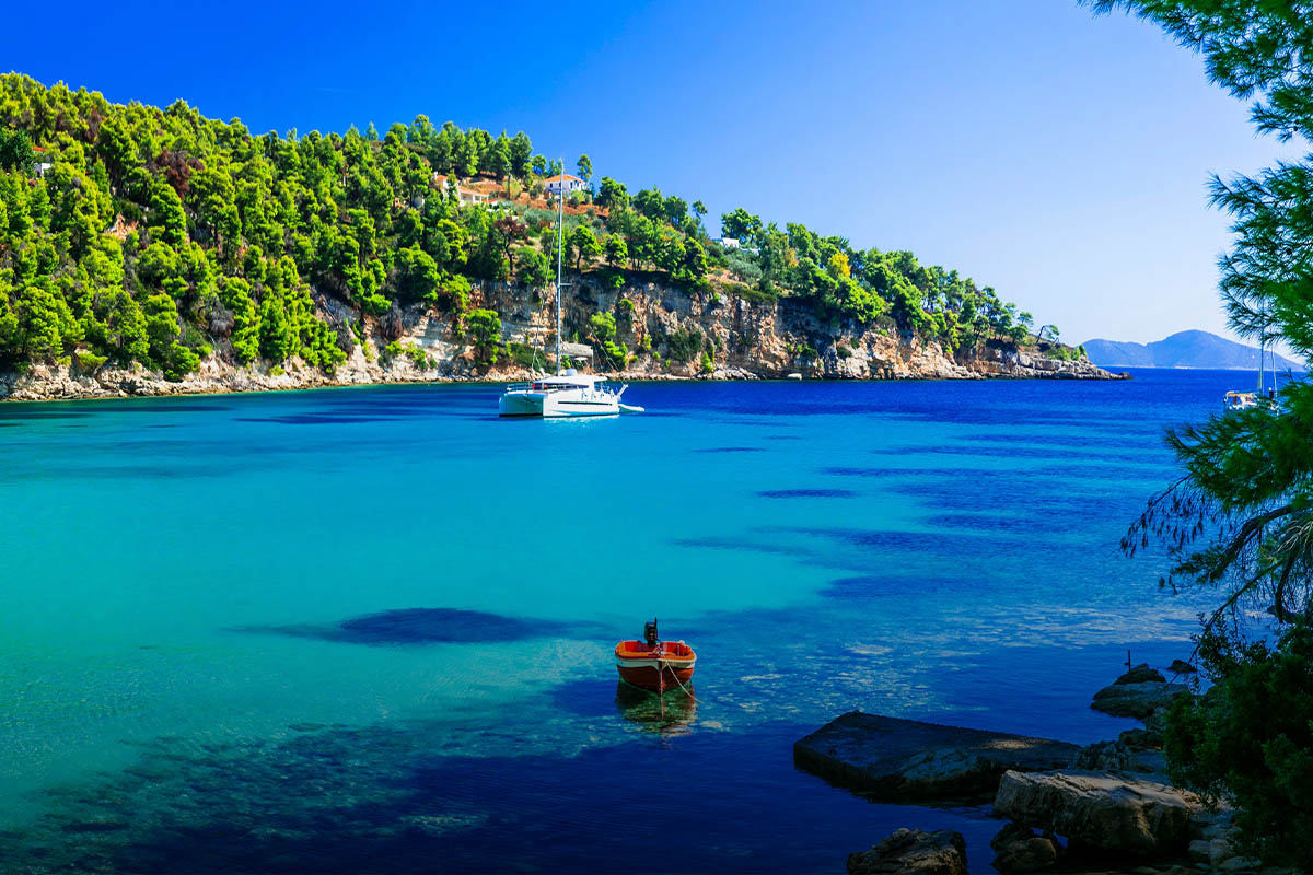 Looking to get Greek residency for you and your family?