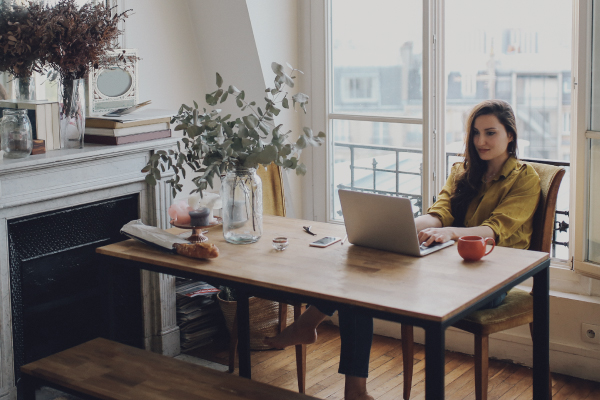 Να παρακολουθώ