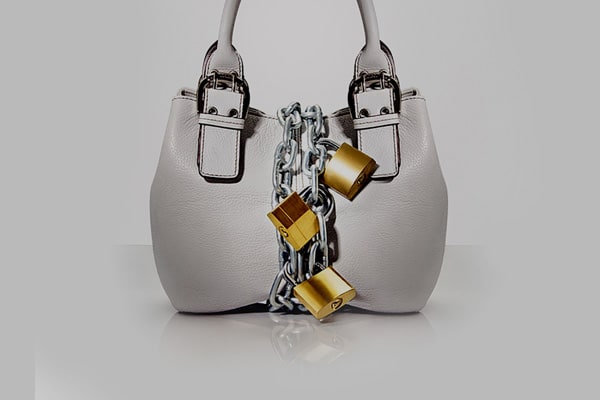 Πώς ασφαλίζετε online το πορτοφόλι σας με Safe Pocket